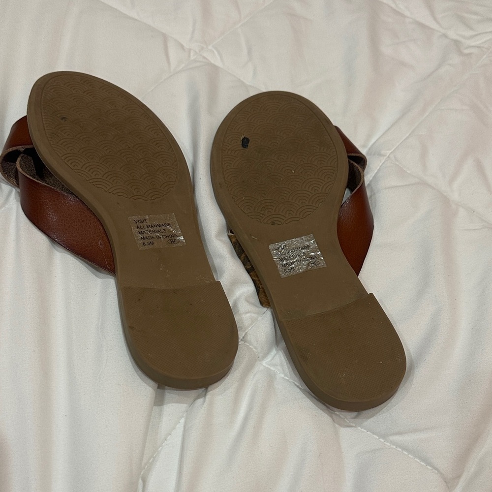 NWOT POP Brown Leather Buckle Toe-Loop Sandals size 6.5M - Picture 5 of 8